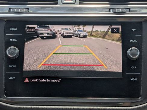 Used 2021 Volkswagen Tiguan SE R-Line image 26