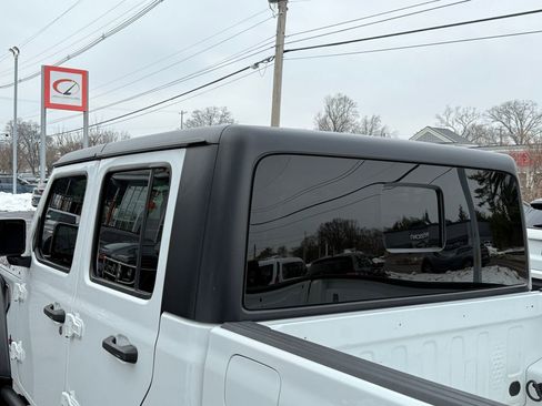 Used 2022 Jeep Gladiator Rubicon image 15