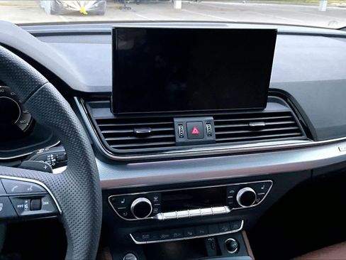 Used 2024 Audi Q5 2.0T Prestige w/ Prestige Package image 7