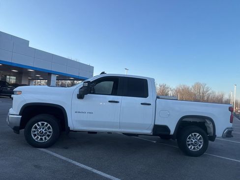 Used 2024 Chevrolet Silverado 2500 W/T w/ WT Convenience Package image 5