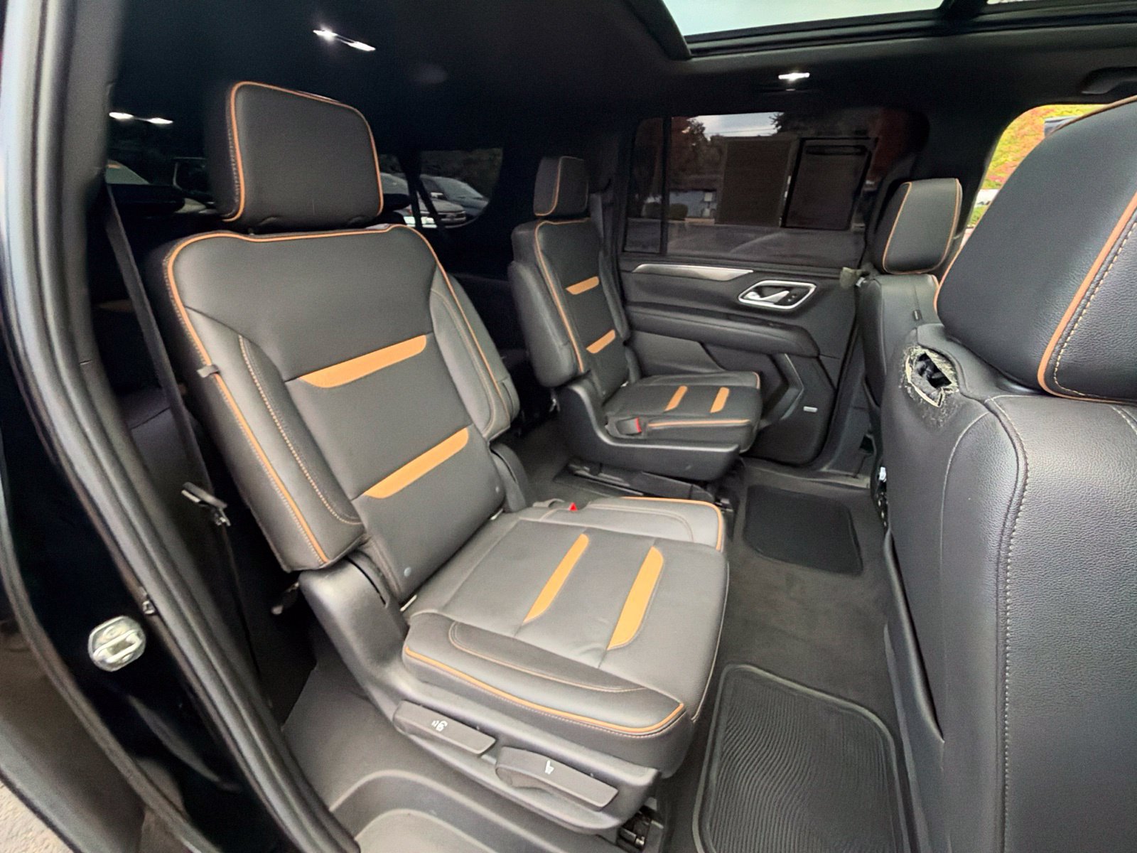 Used 2021 GMC Yukon XL AT4 w/ Rear Media and Nav Package AWD/4WD image 28