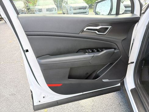 Used 2023 Kia Sportage EX FWD image 11