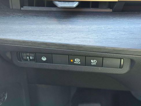 Certified 2023 Nissan Ariya FWD image 19