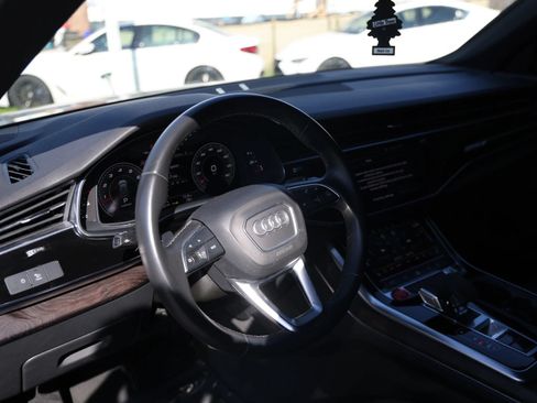 Used 2021 Audi Q8 Premium Plus w/ Premium Plus Package AWD/4WD image 16