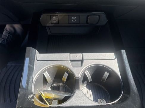 Used 2025 Toyota Prius Plug-In Hybrid w/ Limited Premium Package image 32