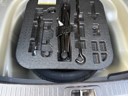 Used 2024 Toyota Corolla LE image 26