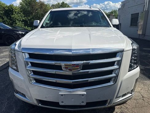 Used 2020 Cadillac Escalade Premium Luxury AWD/4WD image 8