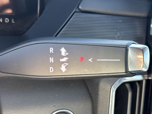 Used 2024 GMC Acadia Elevation image 21