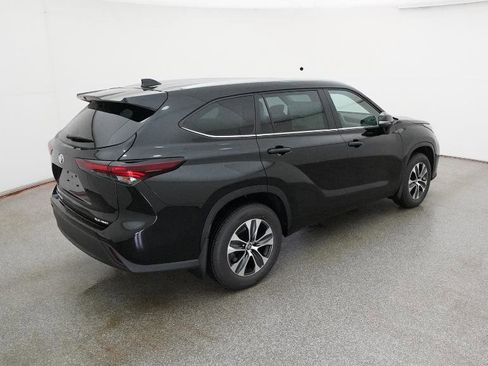 New 2026 Toyota Highlander XLE AWD/4WD image 7