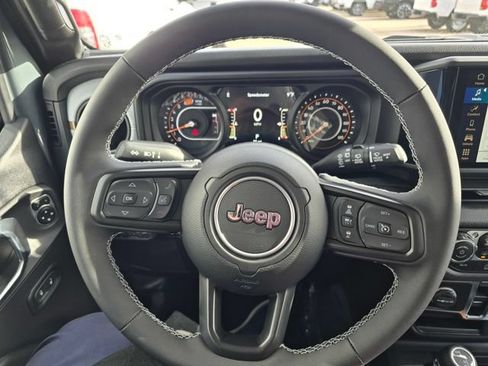 Used 2025 Jeep Wrangler Unlimited Sport AWD/4WD image 8