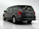 Used 2018 Dodge Grand Caravan SE image 3