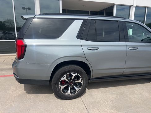 Used 2025 GMC Yukon AT4 w/ AT4 Premium Package image 15