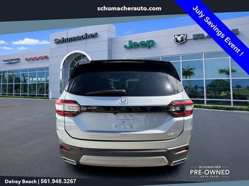 Used 2023 Honda Pilot Touring image 6
