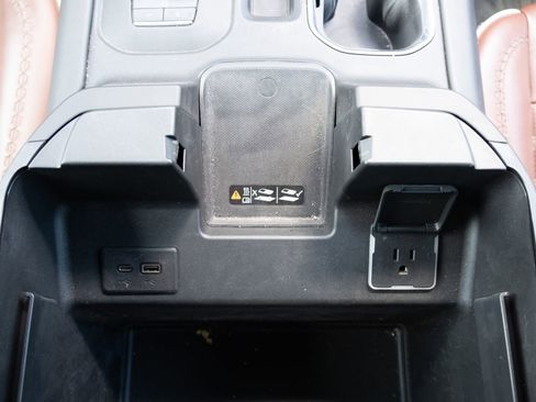 Used 2024 GMC Sierra 3500 Denali Ultimate AWD/4WD image 7