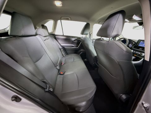 Used 2022 Toyota RAV4 LE image 26