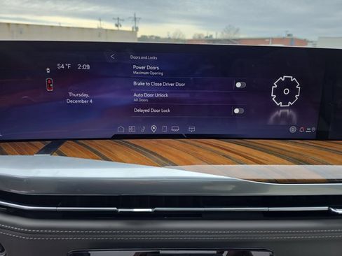 Certified 2025 Cadillac Escalade ESV Sport Platinum image 20