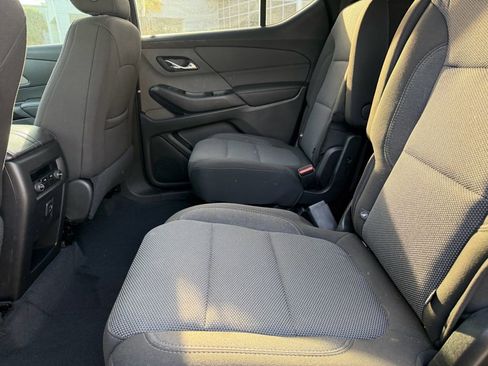 Used 2023 Chevrolet Traverse LT w/ Midnight/Sport Edition image 9
