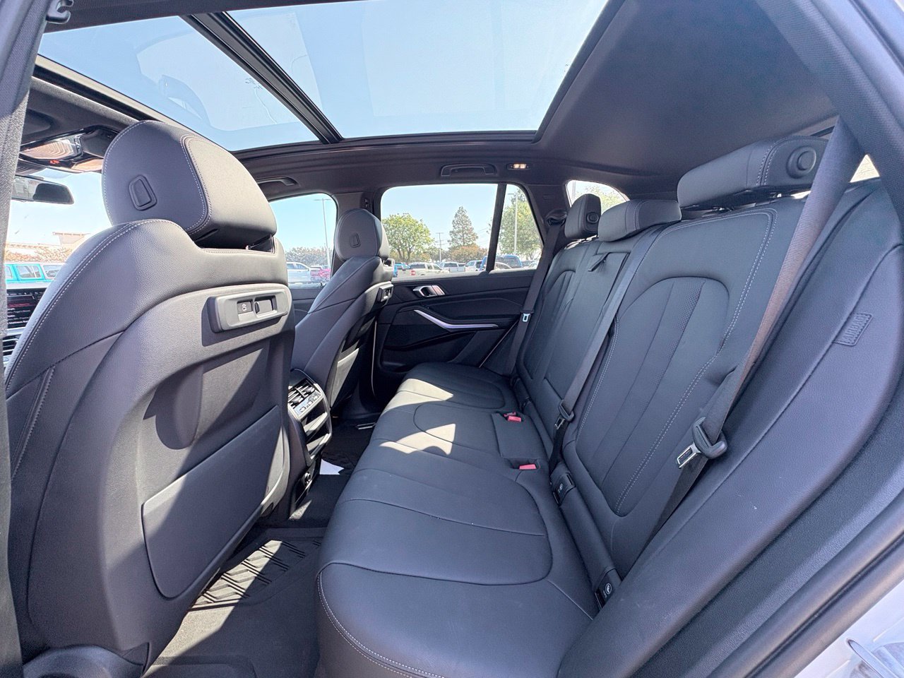 Used 2022 BMW X5 sDrive40i w/ M Sport Package RWD image 7