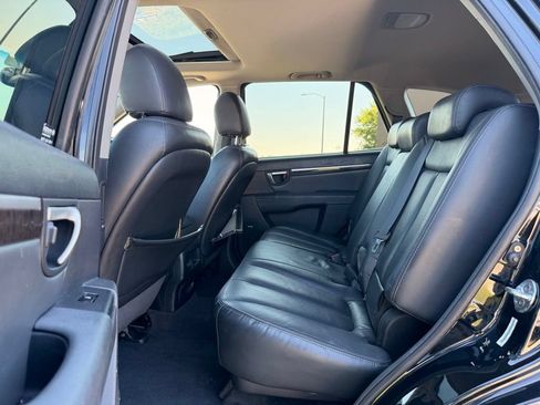 Used 2009 Hyundai Santa Fe Limited FWD image 5