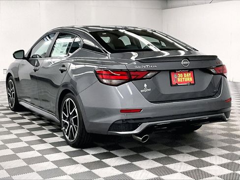New 2025 Nissan Sentra SR w/ SR Premium Package FWD image 7
