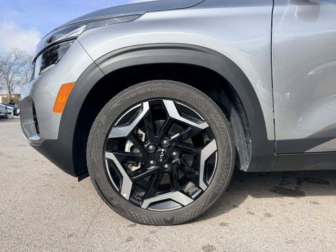 Used 2024 Kia Seltos SX w/ SX Sunroof Package image 9