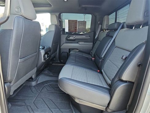 Used 2023 Chevrolet Silverado 1500 ZR2 image 26