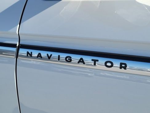 New 2025 Lincoln Navigator Reserve image 12