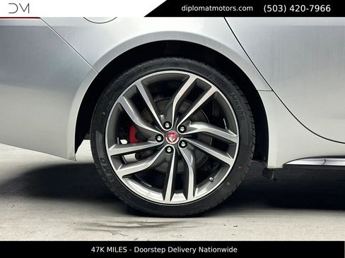 Used 2018 Jaguar XF S RWD image 42