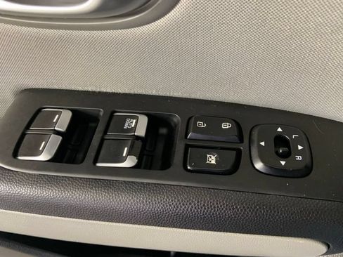 Used 2017 Kia Soul FWD image 24