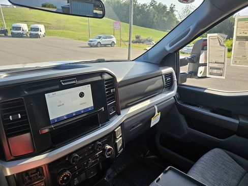 New 2025 Ford F350 XLT image 34