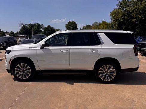 Used 2025 Chevrolet Tahoe High Country AWD/4WD image 4