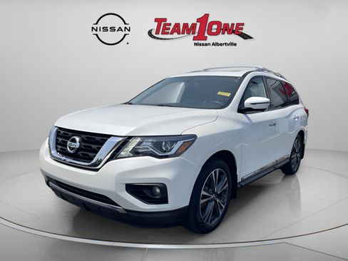 Used 2018 Nissan Pathfinder Platinum FWD image 4