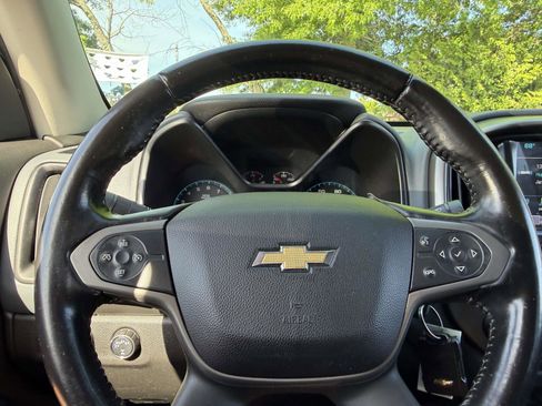 Used 2018 Chevrolet Colorado Z71 AWD/4WD image 30