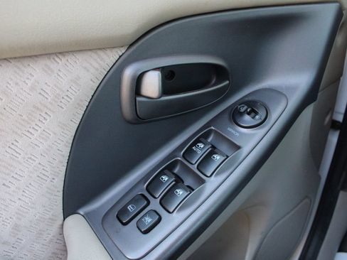 Used 2004 Hyundai Elantra GLS FWD image 5
