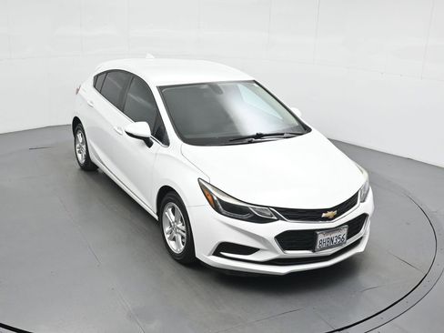 Used 2018 Chevrolet Cruze LT image 36