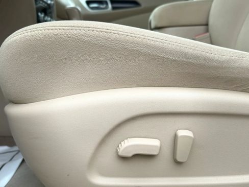 Used 2013 Nissan Pathfinder SV AWD/4WD image 24
