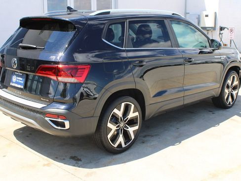 Certified 2022 Volkswagen Taos SEL AWD/4WD image 6
