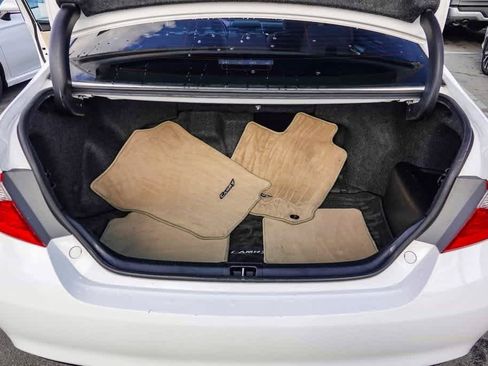 Used 2017 Toyota Camry LE image 25