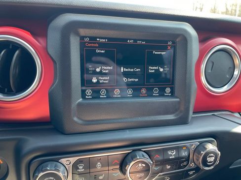Used 2018 Jeep Wrangler Unlimited Rubicon w/ Dual Top Group AWD/4WD image 14