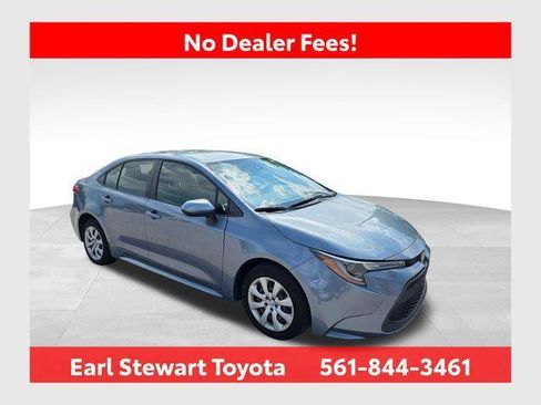Certified 2022 Toyota Corolla LE FWD image 1