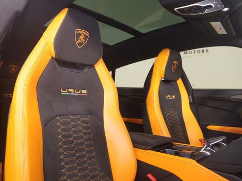 Used 2021 Lamborghini Urus image 15