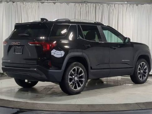 Used 2025 GMC Terrain Elevation w/ Elevation Premium Package image 10