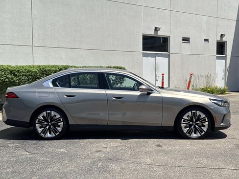 Certified 2026 BMW 540i xDrive AWD/4WD image 4