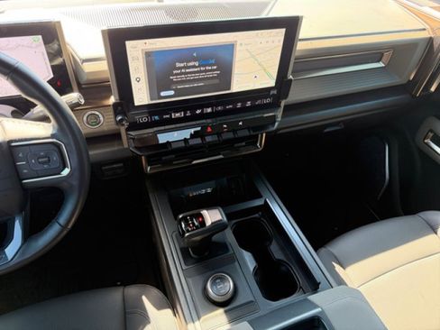 Used 2025 GMC Hummer EV 2X AWD/4WD image 14