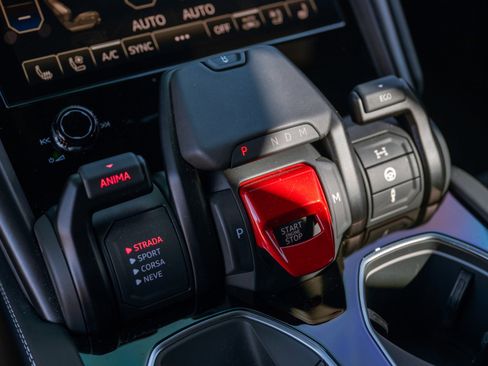 Used 2024 Lamborghini Urus S image 41