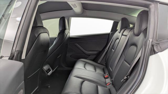 Used 2018 Tesla Model 3 Long Range RWD image 17