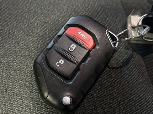 Used 2025 Jeep Wrangler Sport S image 23