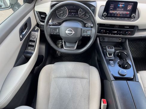 Certified 2025 Nissan Rogue SV image 13