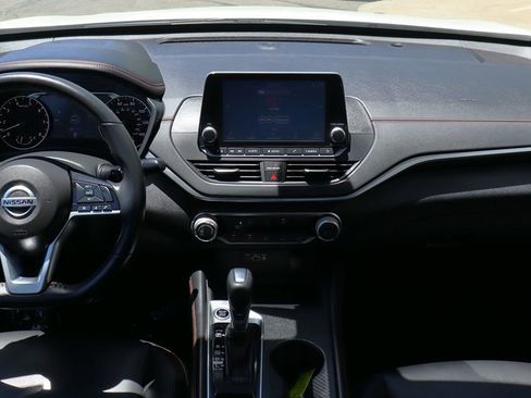 Used 2020 Nissan Altima 2.5 SR FWD image 32