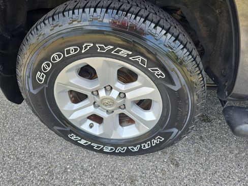 Used 2016 Toyota 4Runner SR5 Premium AWD/4WD image 36